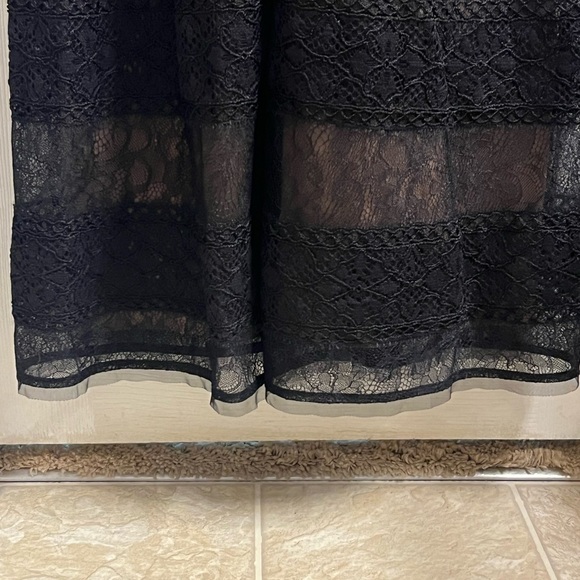 BCBG MaxAzria Black Lace Evening Gown Size 8 - Picture 15 of 15